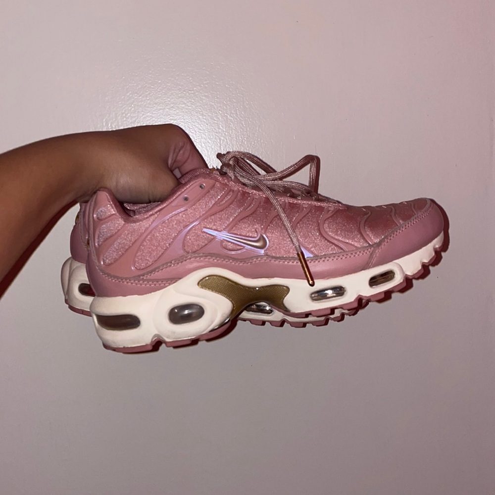 Pink Nike Vapormax